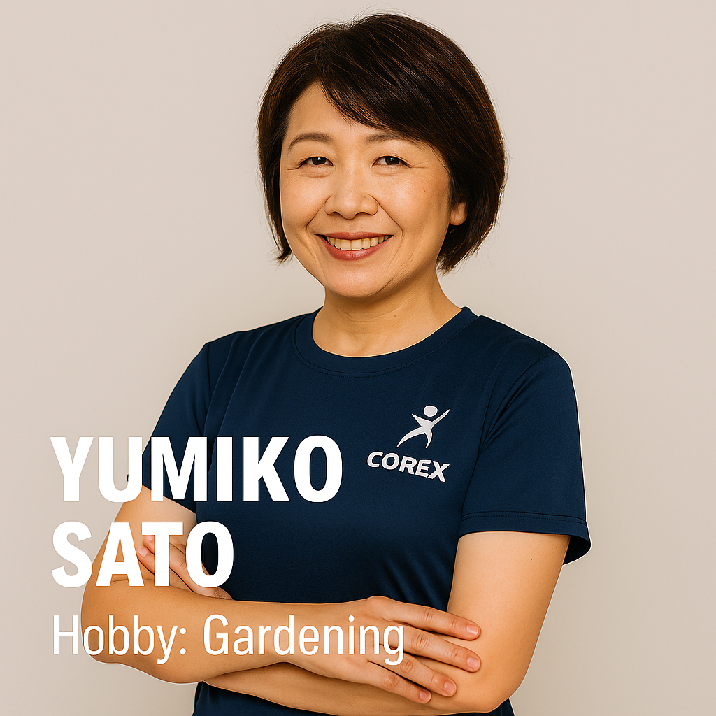 タイヤの様子をチェックシートで確認する男性